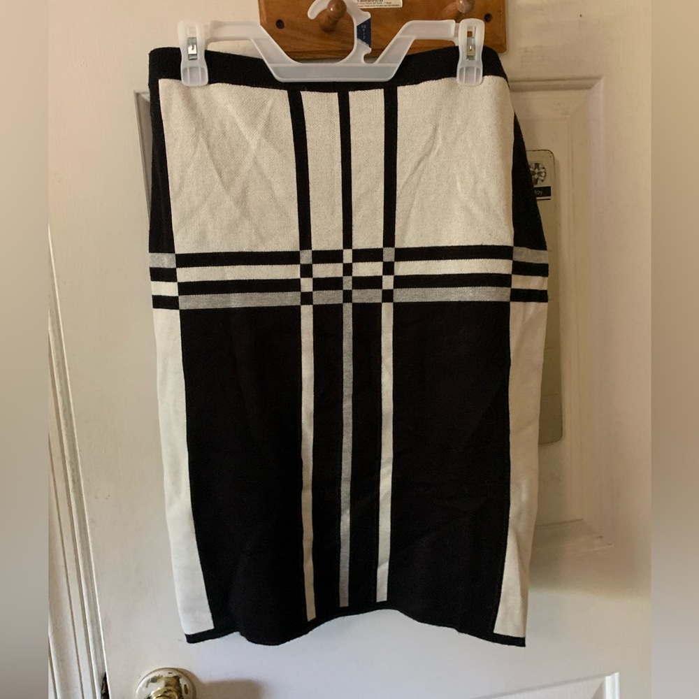 NWT Carole Wren Large Skirt